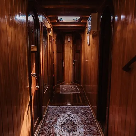 Sicily Sea Charter Hande Capo Galera Botel